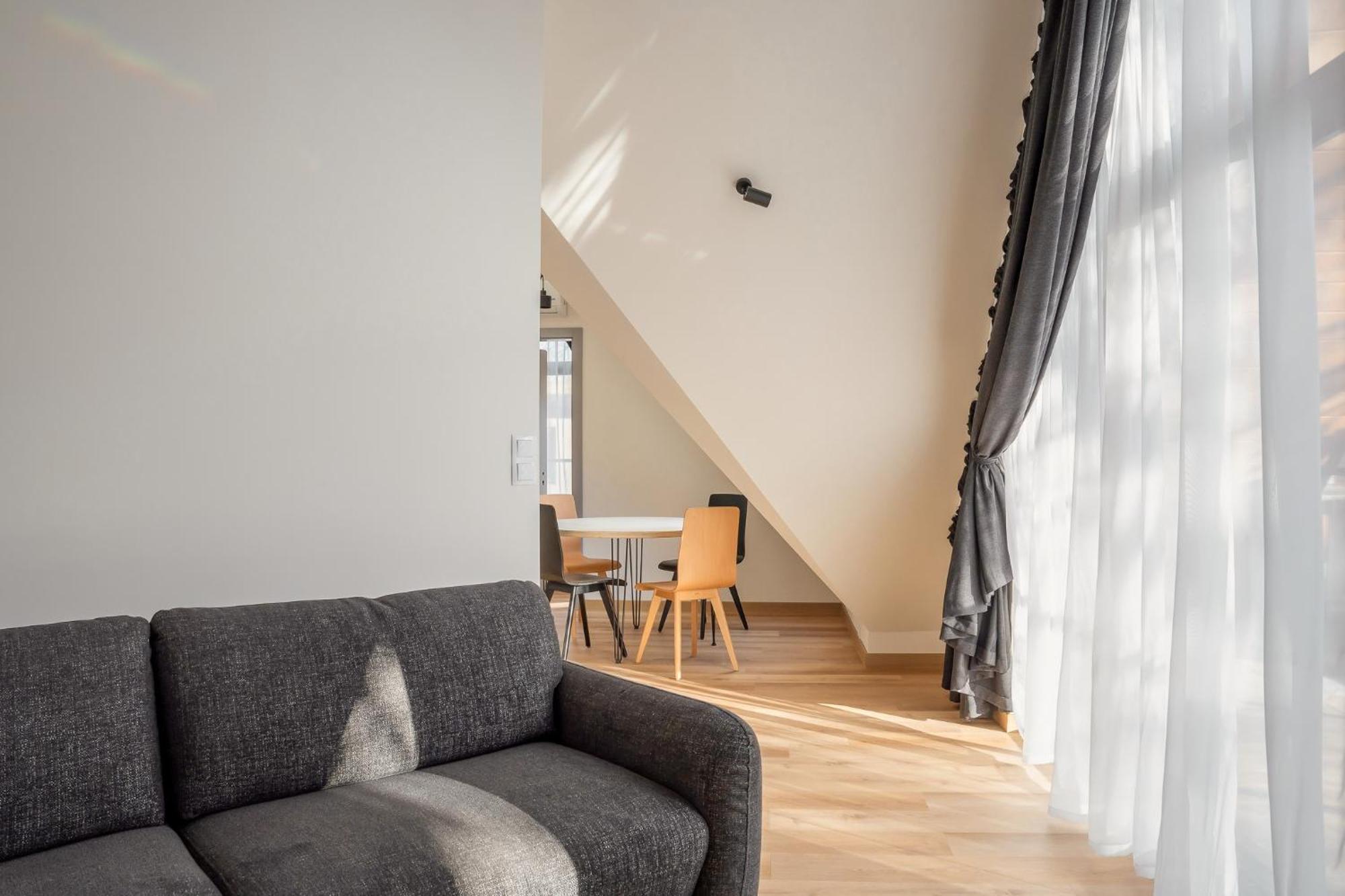 B27 Apartment *